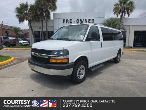 2025 Chevrolet Express Passenger 1LT