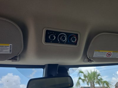 2025 Chevrolet Express Passenger 1LT