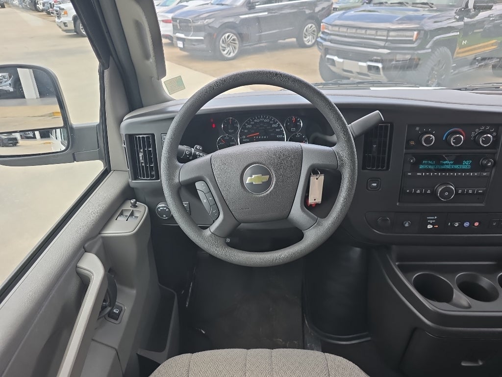 2025 Chevrolet Express Passenger 1LT