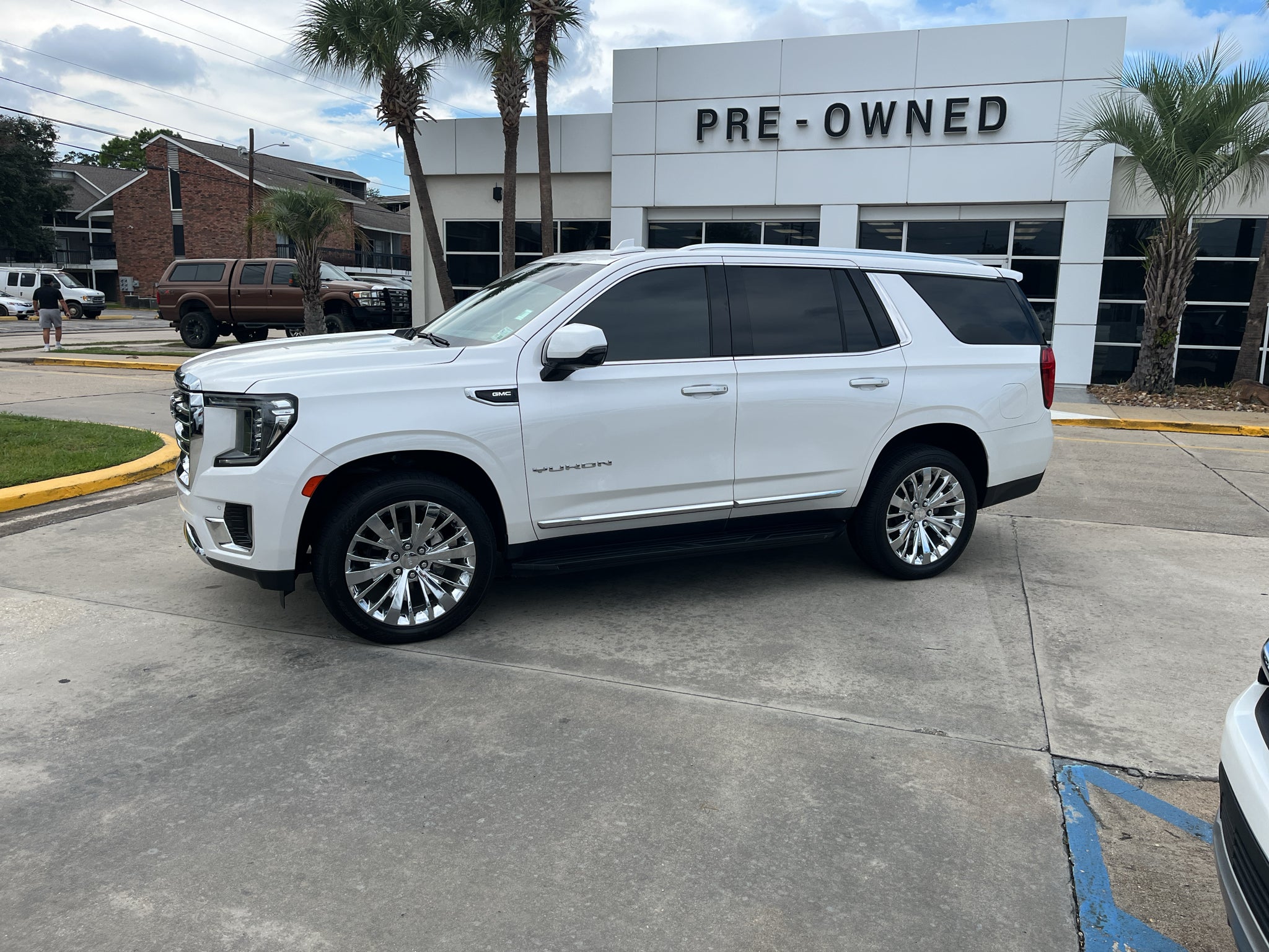 2021 GMC Yukon SLT
