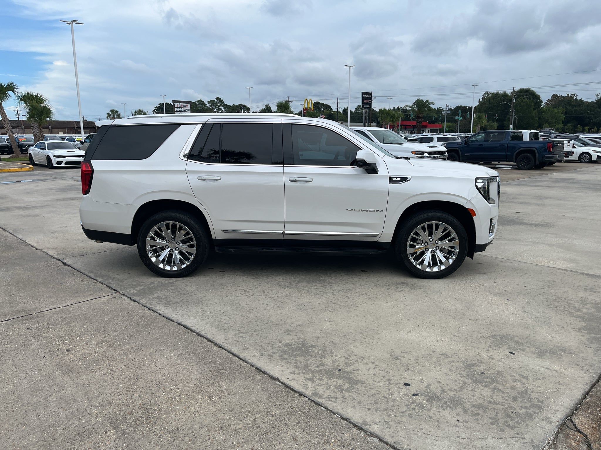2021 GMC Yukon SLT