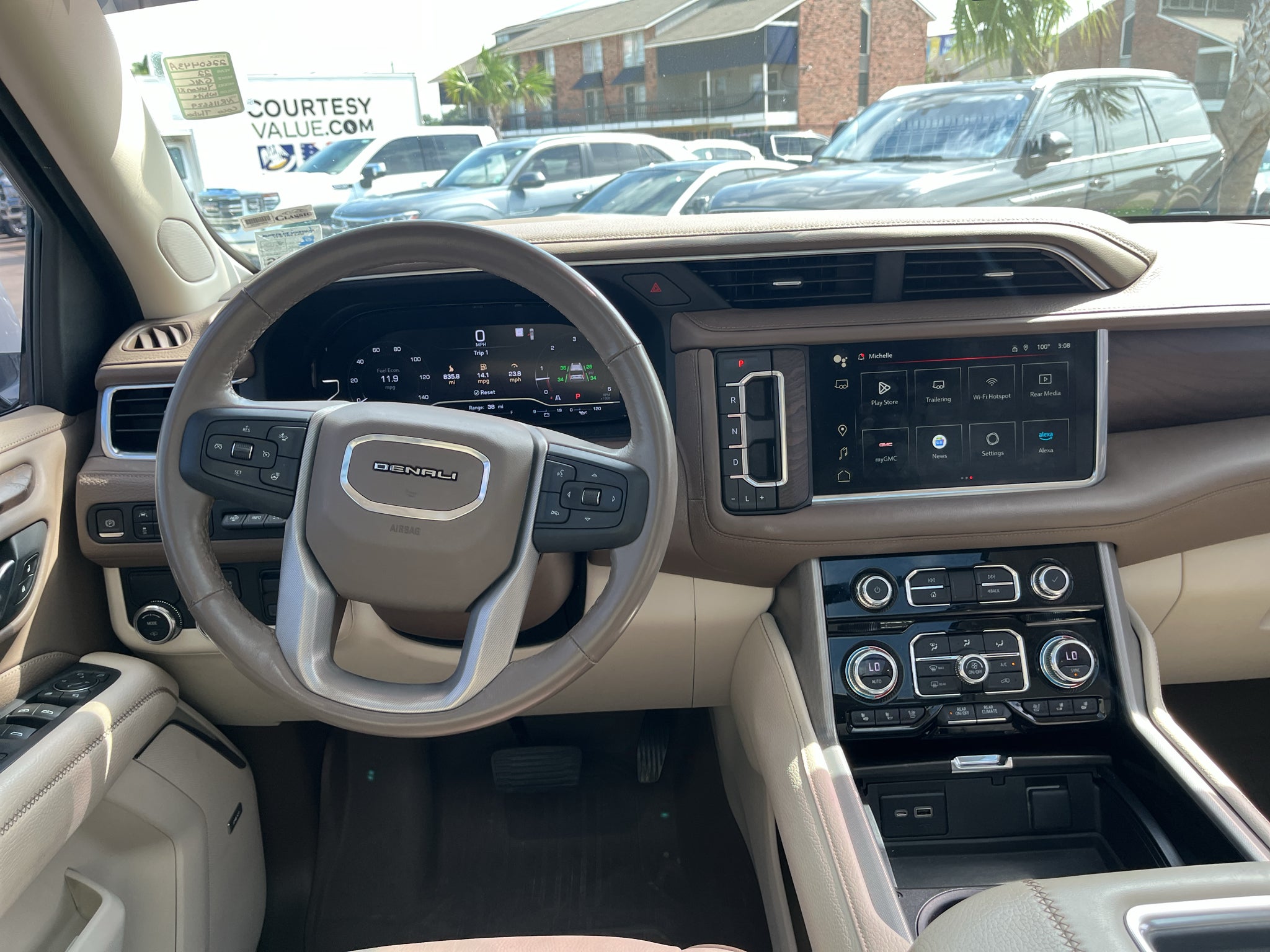 2022 GMC Yukon XL Denali