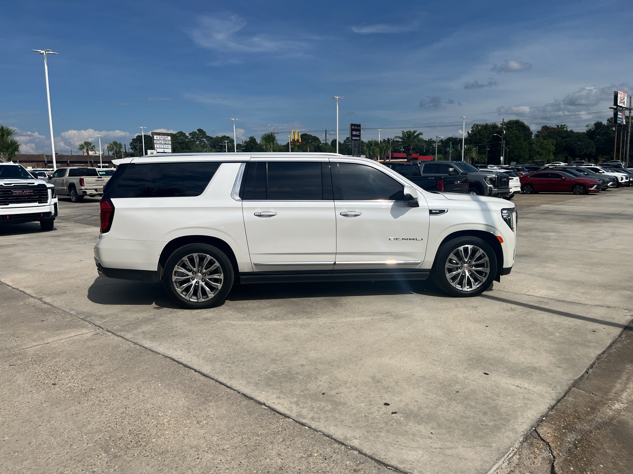 2022 GMC Yukon XL Denali