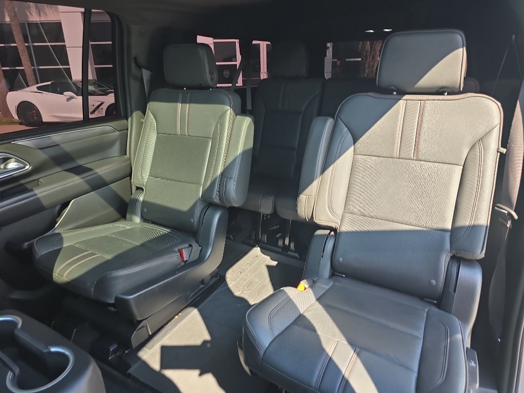 2023 Chevrolet Suburban RST