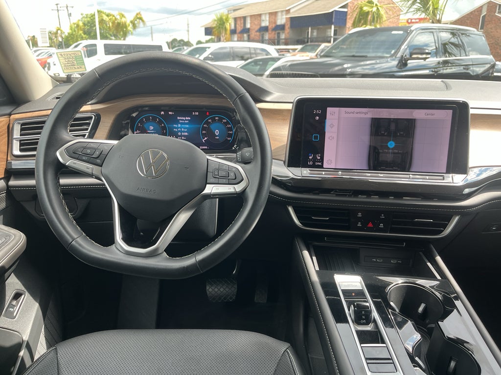 2025 Volkswagen Atlas 2.0T SE w/Technology