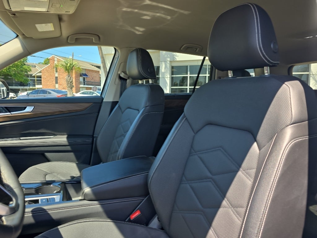 2025 Volkswagen Atlas 2.0T SE w/Technology