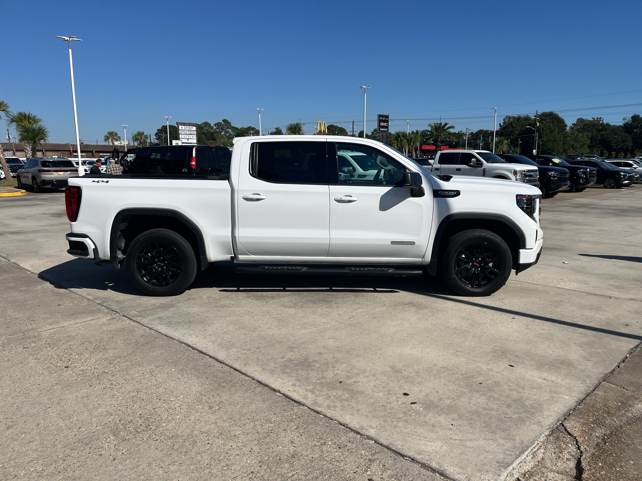 2024 GMC Sierra 1500 Elevation