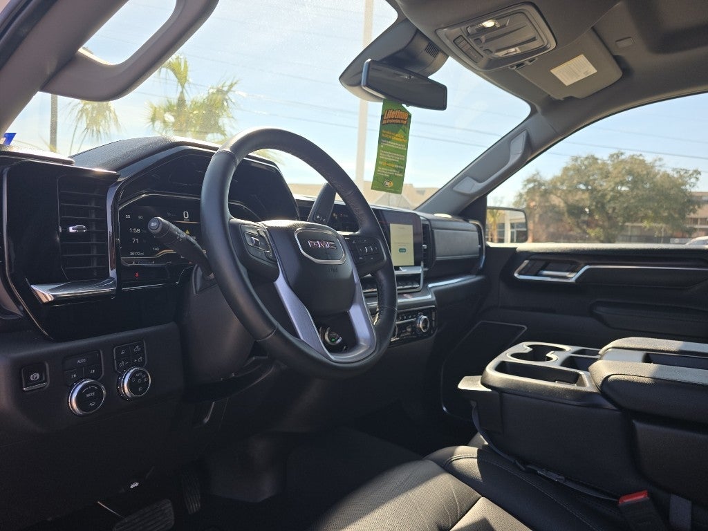2025 GMC Sierra 1500 SLT