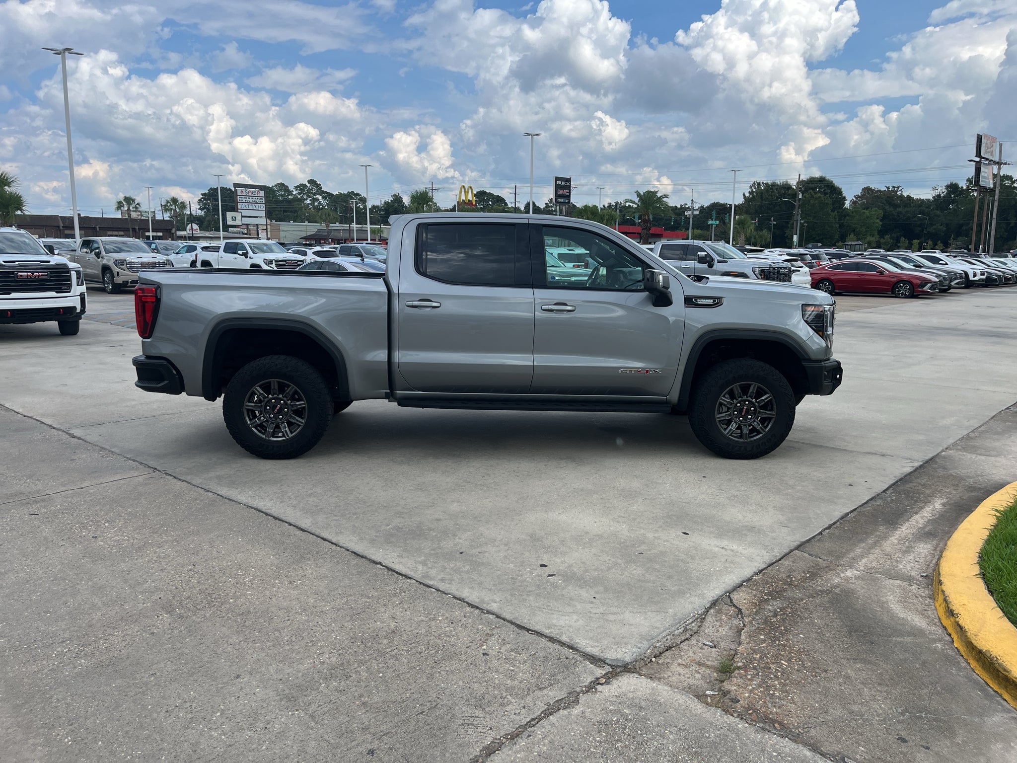 2024 GMC Sierra 1500 AT4X