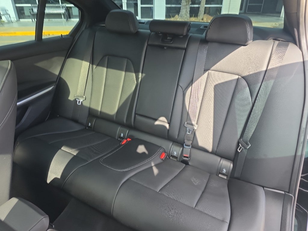 2025 BMW 3 Series 330i