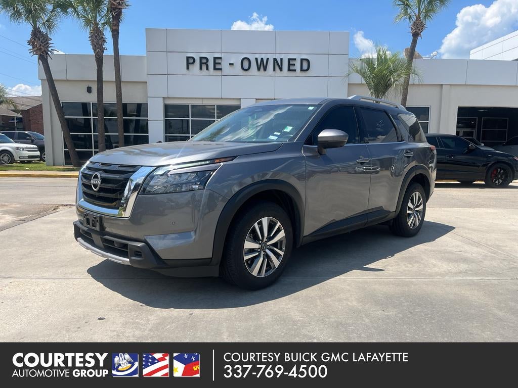 2025 Nissan Pathfinder SL