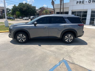 2025 Nissan Pathfinder SL