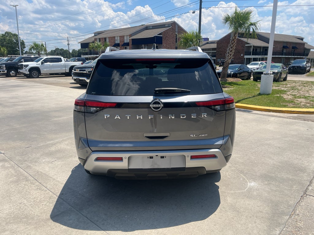 2025 Nissan Pathfinder SL