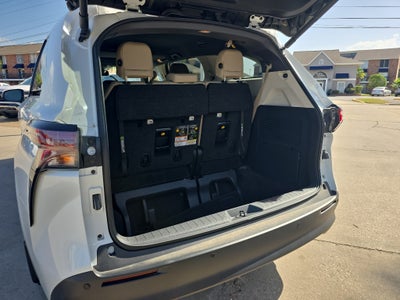 2023 Toyota Sienna XLE
