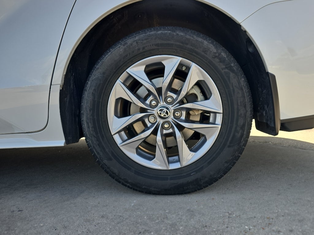 2023 Toyota Sienna XLE