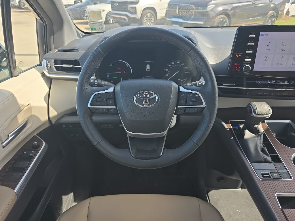 2023 Toyota Sienna XLE
