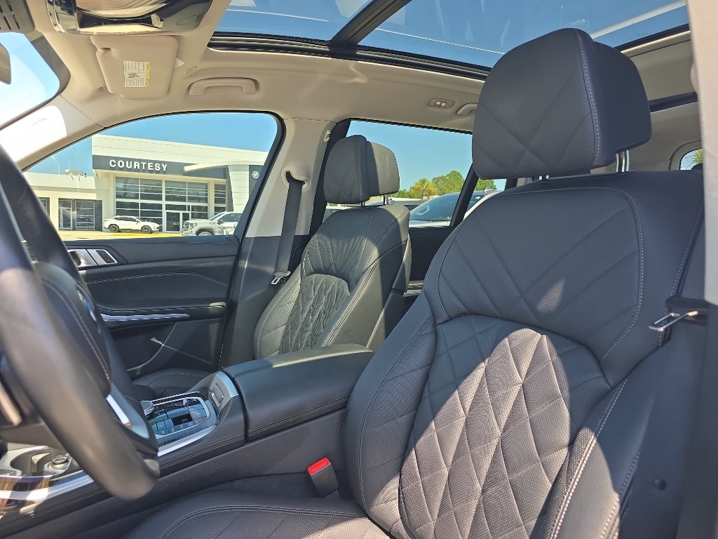2025 BMW X7 xDrive40i