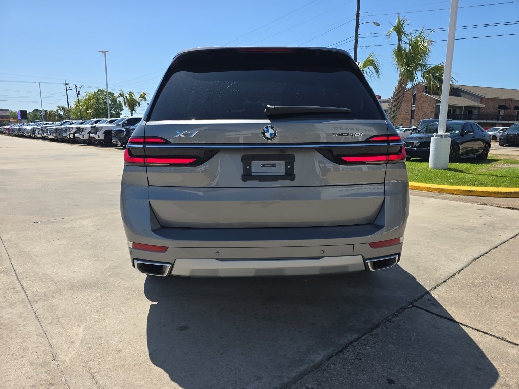 2025 BMW X7 xDrive40i