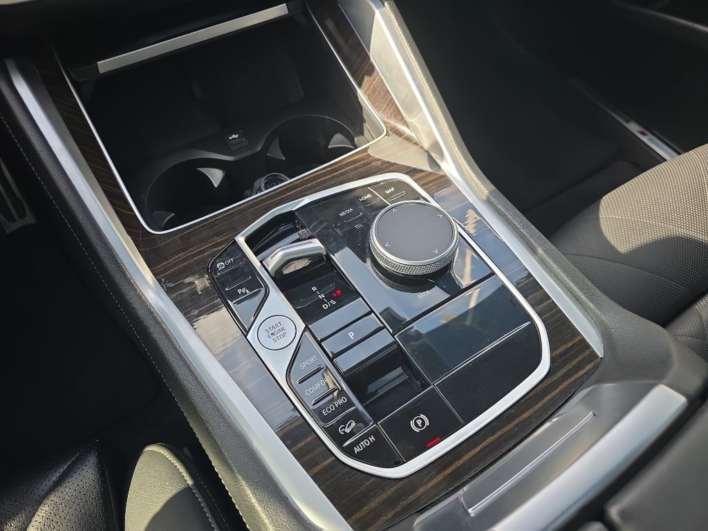 2025 BMW X6 xDrive40i