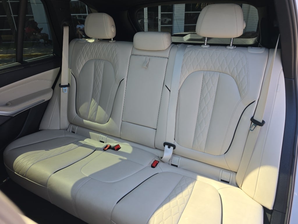 2023 BMW X5 M50i