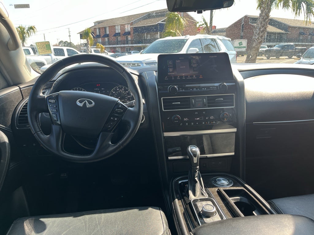 2024 INFINITI QX80 LUXE