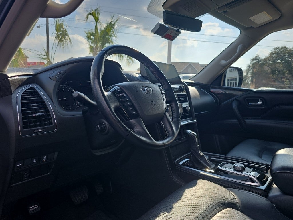 2024 INFINITI QX80 LUXE