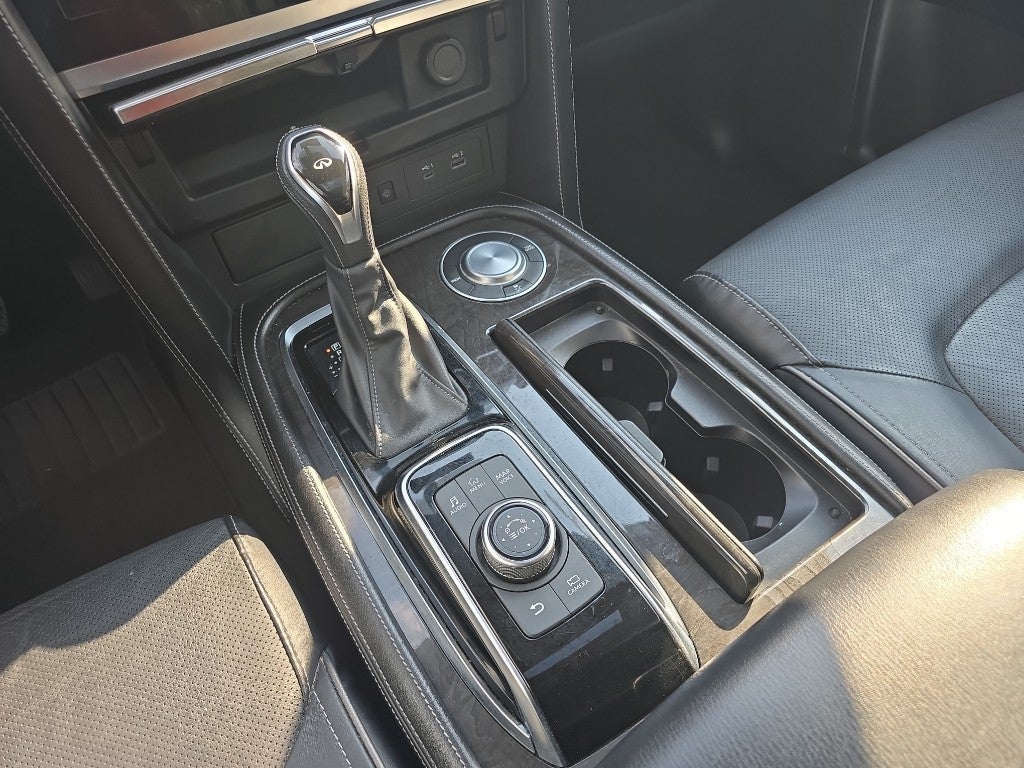 2024 INFINITI QX80 LUXE