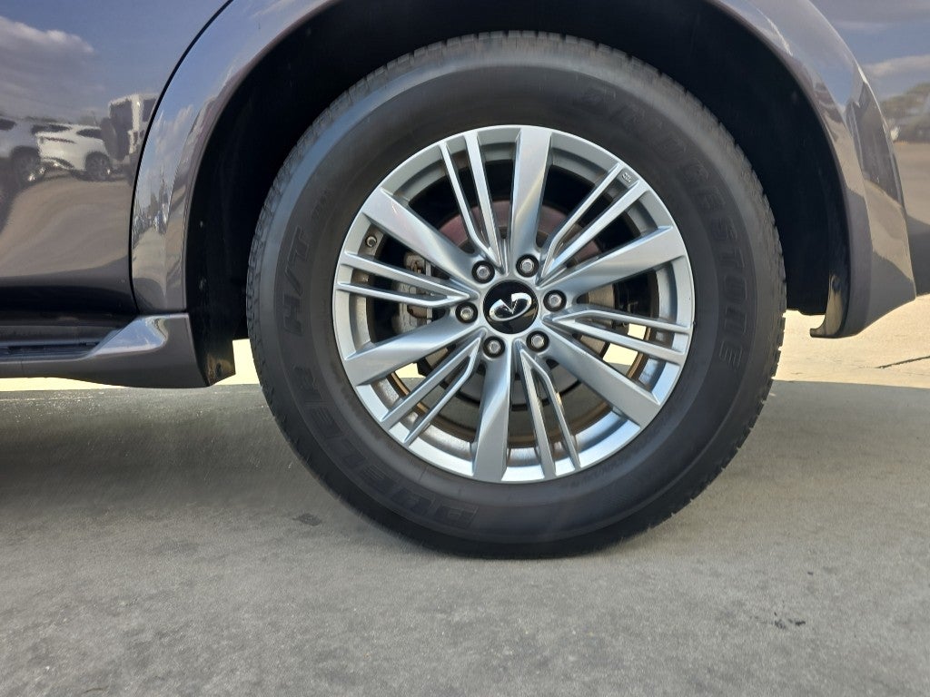 2024 INFINITI QX80 LUXE