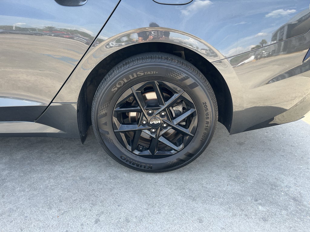 2025 Kia K5 LXS
