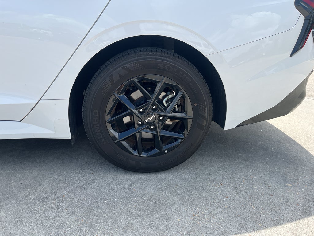 2025 Kia K5 LXS
