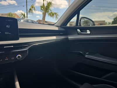 2025 Kia K5 LXS
