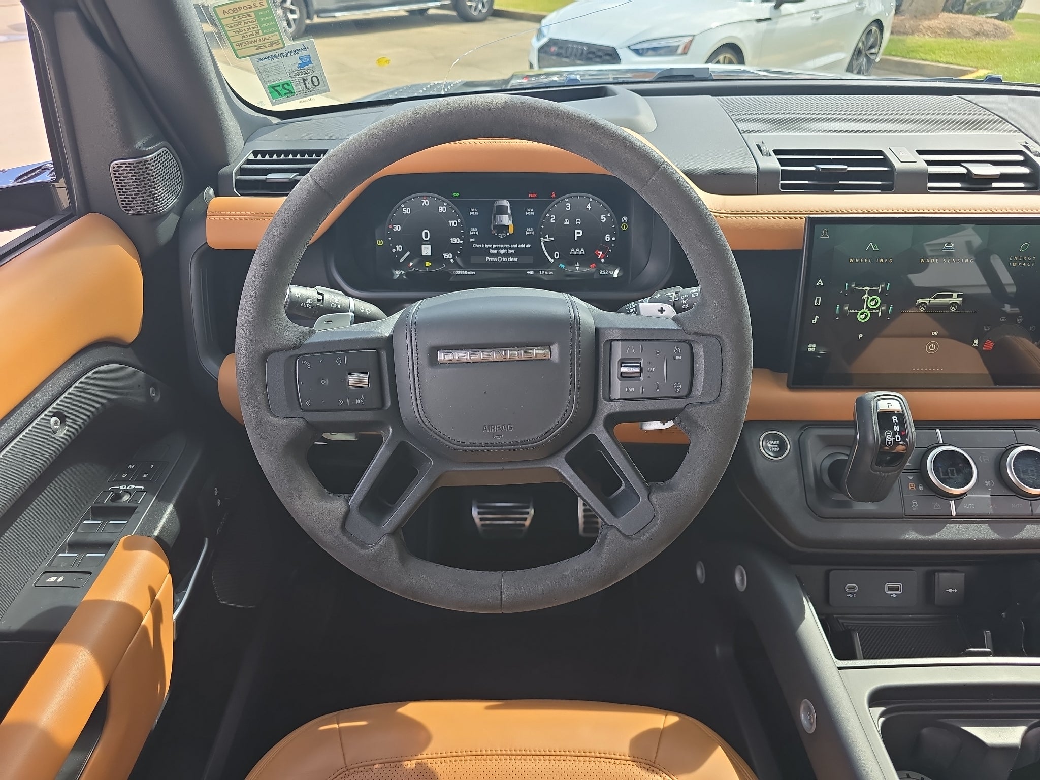 2023 Land Rover Defender V8