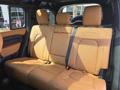 2023 Land Rover Defender V8