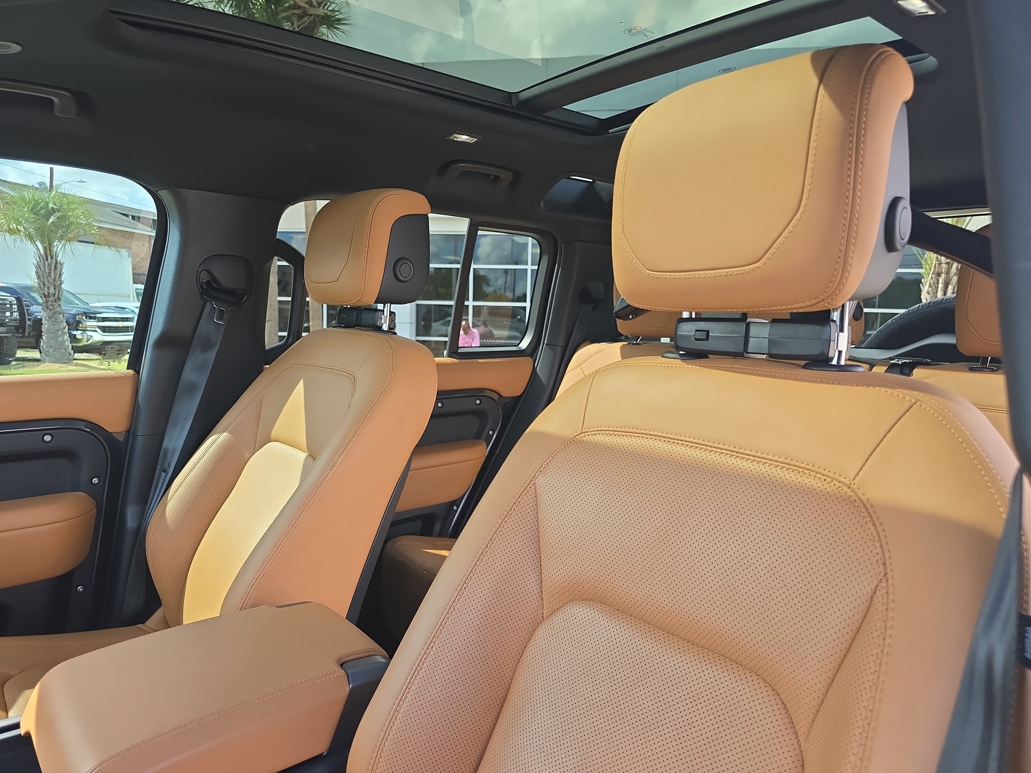 2023 Land Rover Defender V8