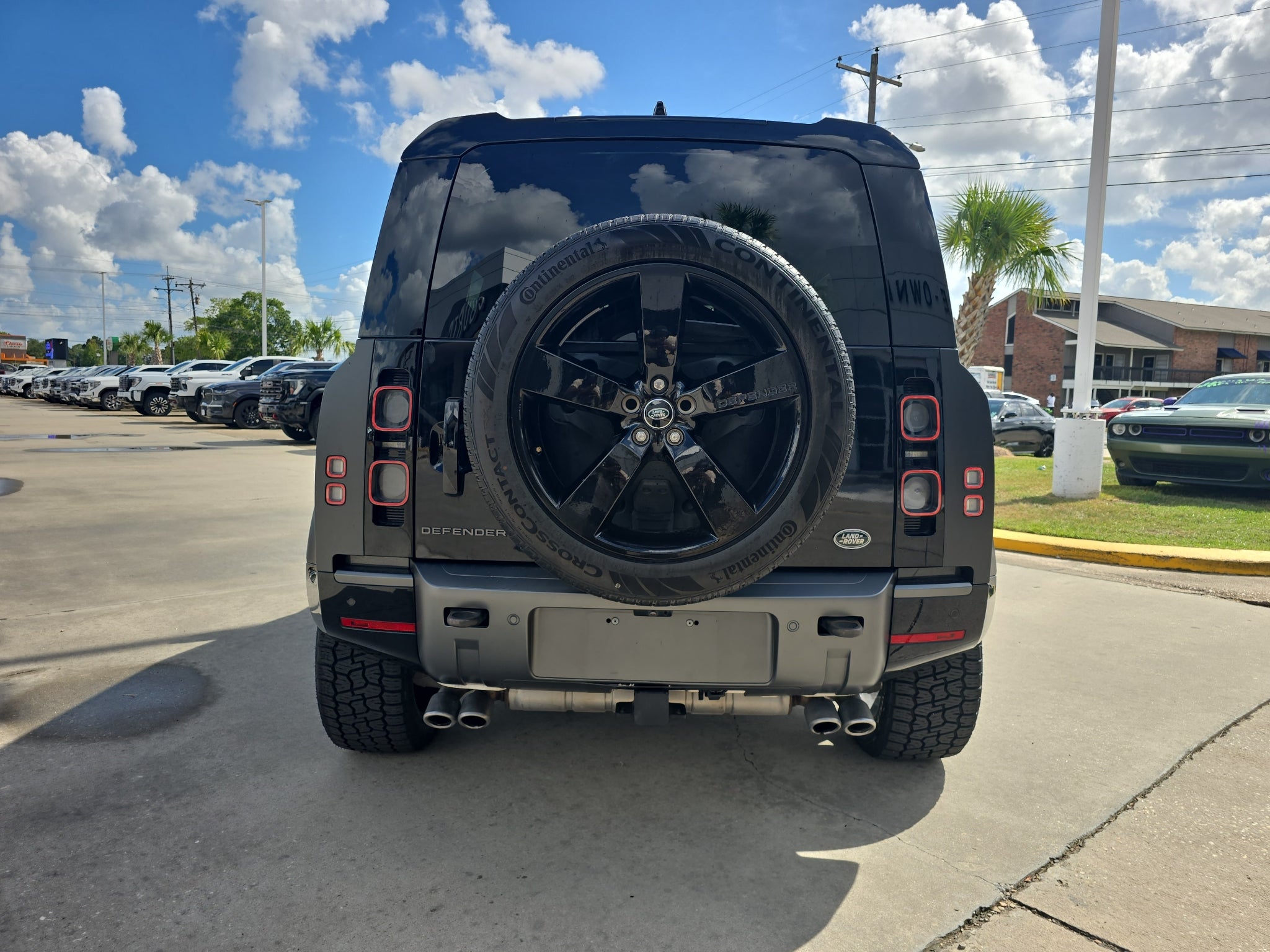 2023 Land Rover Defender V8