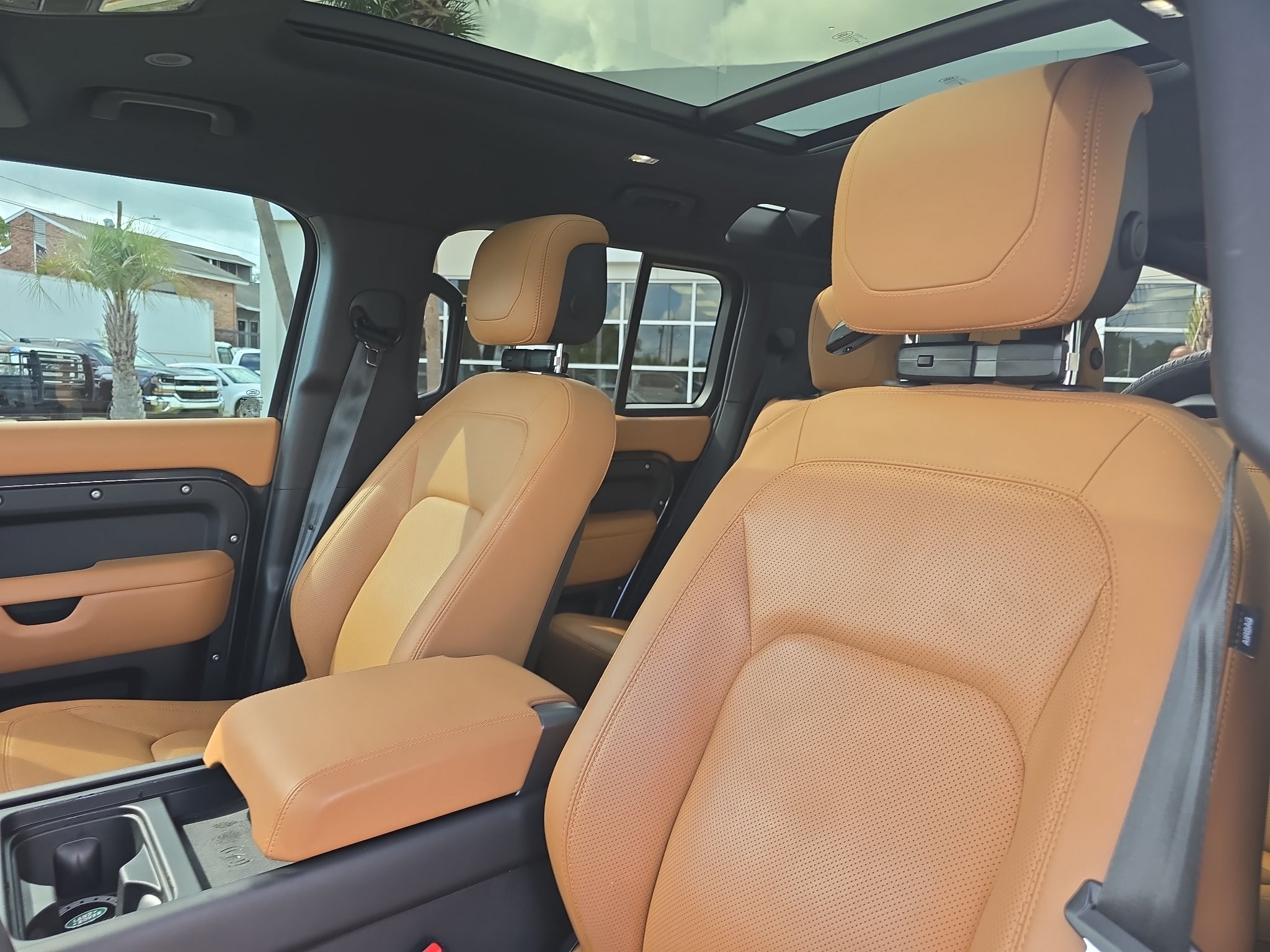 2023 Land Rover Defender V8